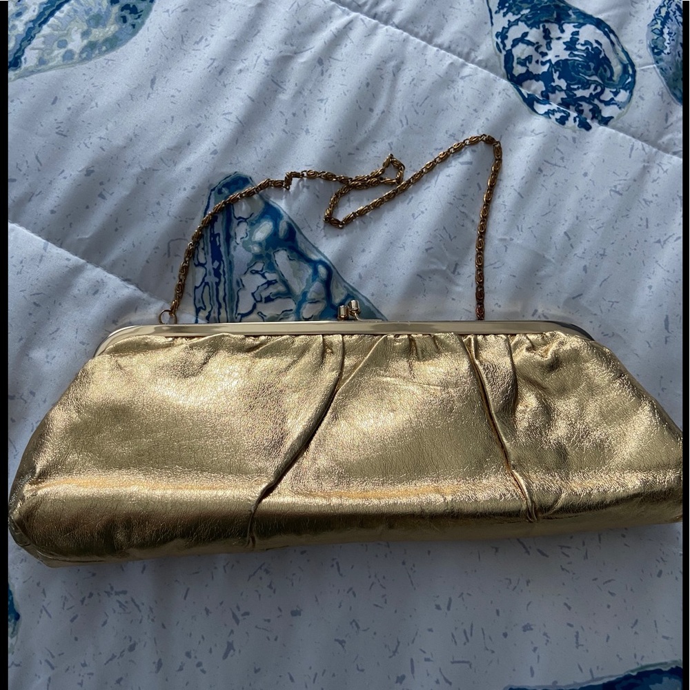 Lovely Gold Clutch w/Chain